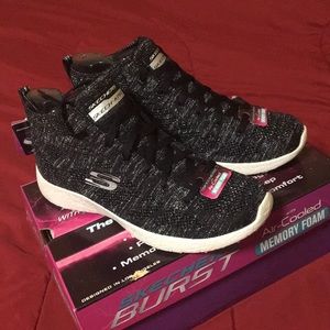 Sketchers size 8 tennis shoes